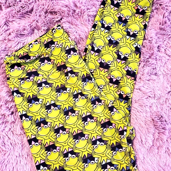 LuLaRoe leggings TC fish Kermit Maleficent succulent heart - Picture 3 of 5